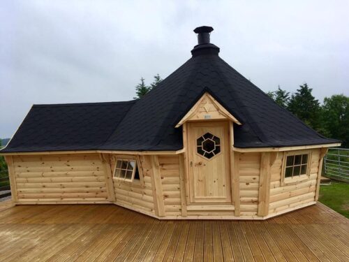 16.5m² Sloping BBQ Hut with 2.5m extension