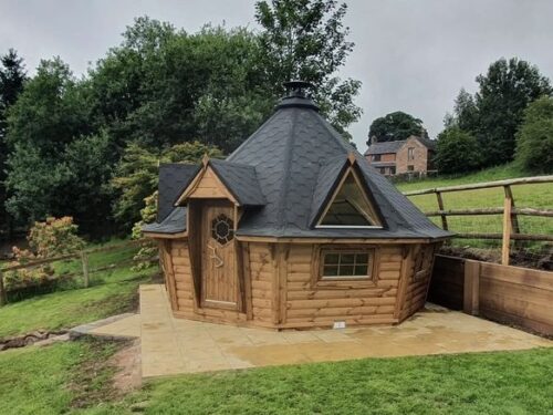 16.5m² Sloping BBQ Hut